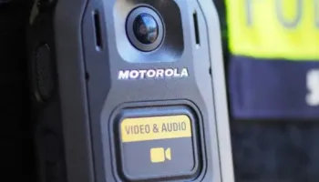 5 mijë kamera trupi për policët mbërrijnë në Shqipëri