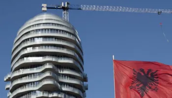 60 firma, 500 projekte/ The Guardian: Çfarë fshihet pas bumit të ndërtimeve në Shqipëri?