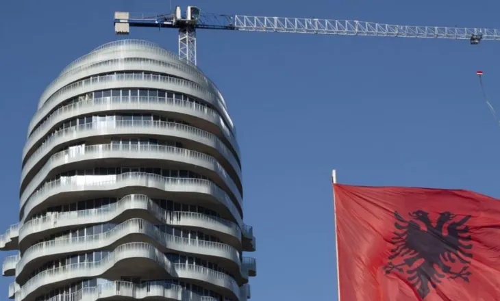 60 firma, 500 projekte/ The Guardian: Çfarë fshihet pas bumit të ndërtimeve në Shqipëri?