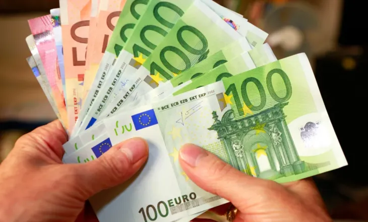 “664 milionë euro” në gjashtë muaj, euro vijon rënien përballë lekut
