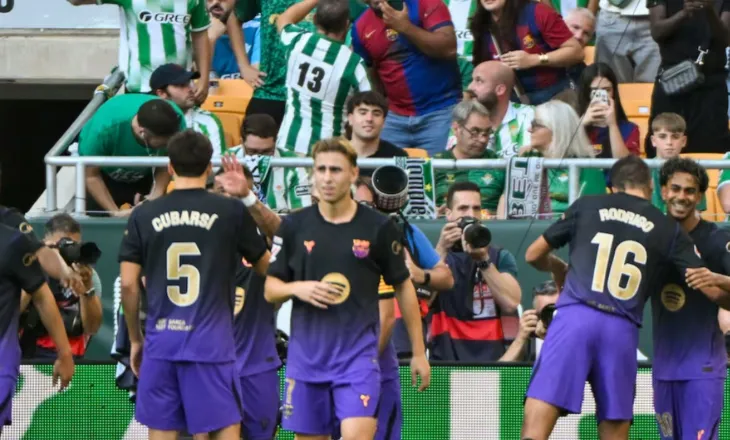 7 gola të shënuar në Betis-Barcelona. Katalanasit marrin fitoren e nëntë rresht, vendasit të pakënaqur me arbitrin (video)