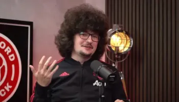 751 ditë pa prerë flokët, tifozi i Manchester United i dëshpëruar: E dashura ime do të më lërë!