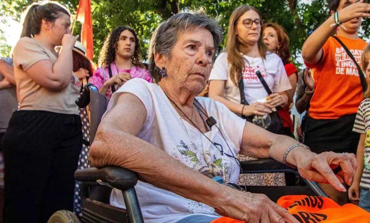 87-vjeçarja që u nxor nga shtëpia/ Trazoi Spanjën dhe çoi në dorëheqjen e Pedro Sánchez