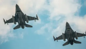 Aeroplanët rumunë F-16 rrëzojnë dy dronë mbi Detin e Zi