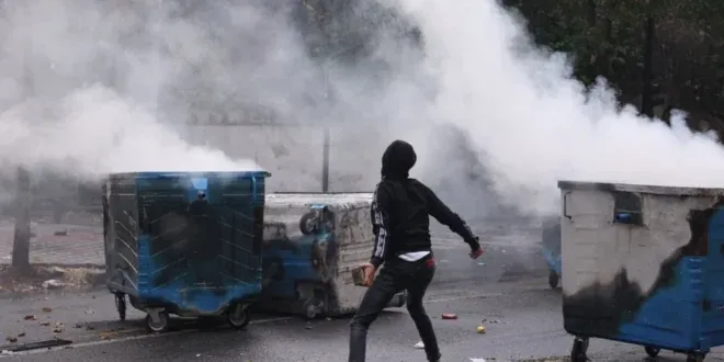 AFP”: Protesta kundër qeverisë, kërkohet dorëheqja e kryeministrit Edi Rama!