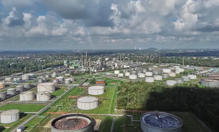 Agjencia Ndërkombëtare e Energjisë kërkon nxjerrjen e më shumë nafte nga rezervat strategjike