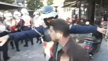 AGSH dënon dhunën ndaj gazetarëve gjatë protestës, kërkon ndërhyrjen e AMP-së dhe Prokurorisë