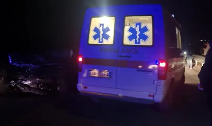 Aksident në aksin Kardhiq-Delvinë, kamioni përmbyset në rrugë