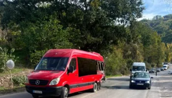Aksident në aksin Librazhd–Përrenjas. Përplasen katër automjete, tre persona përfundojnë në spital