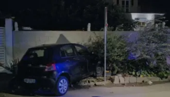 Aksident në Unazën e Fierit, “Toyota” përplaset me murin e një banese, plagoset drejtuesi i mjetit!