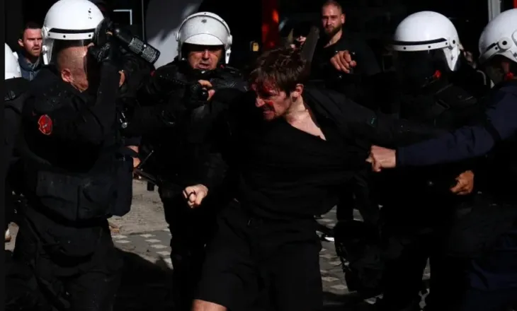 Al Jazeera”: Në Shqipëri protestat studentore përfunduan në dhunë nga policia
