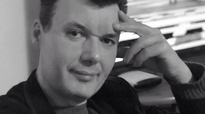 Alban Bala: Të rënda mbrëmjet pa ty në Tiranë…
