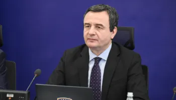 Albin Kurti bëri kompromisin që i shpëtoi qeverisjen