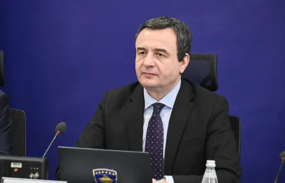 Albin Kurti bëri kompromisin që i shpëtoi qeverisjen