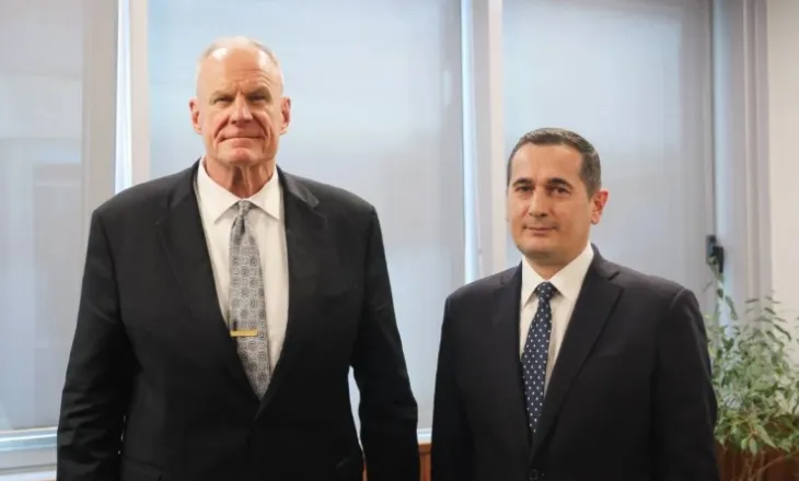 Ambasadori amerikan Wendt takohet me kreun e SPAK dhe e njeh me tre prioritetet e Trump: Luftë kundër krimit, trafikut të narkotikëve dhe migracionit të paligjshëm!