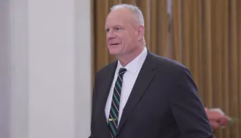 Ambasadori amerikan zhvillon takim me përfaqësues të opozitës, të pranishëm edhe dy senatorë amerikanë