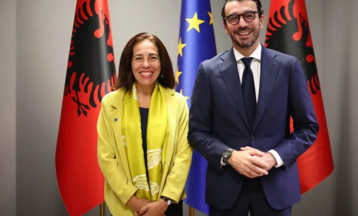Ambasadorja e BE-së me ministrin Karakaçi: Lidhjet energjetike dhe të transportit afrojnë Shqipërinë me tregun europian