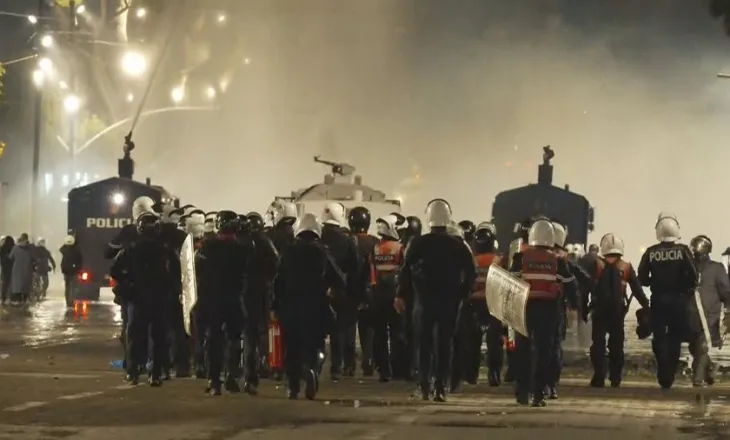 Analisti zbulon çfarë fshihet pas sulmeve në protestë, kërkon hetim për financuesit dhe ngre dyshime për ndërhyrje të forcave ekstremiste