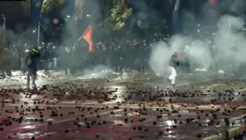 Anëtari i Këshillit Bashkiak të Tiranës ngre alarmin: Një dorë e zezë po përdor protestën
