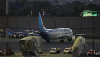 Arabia Saudite rihap pjesërisht aeroportin e Riadit pas sulmit me viktima, teksa Huthit kërcënojnë me goditje të reja