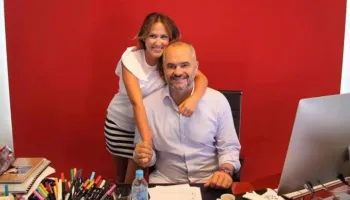 Arbana Osmani thirrje Ramës: Mjaft, respekto popullin tënd. Askush nuk e meriton këtë