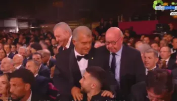 Armand Duka përkrahë presidentit të Barcelonës, i pranishëm në ceremoninë e Topit të Artë