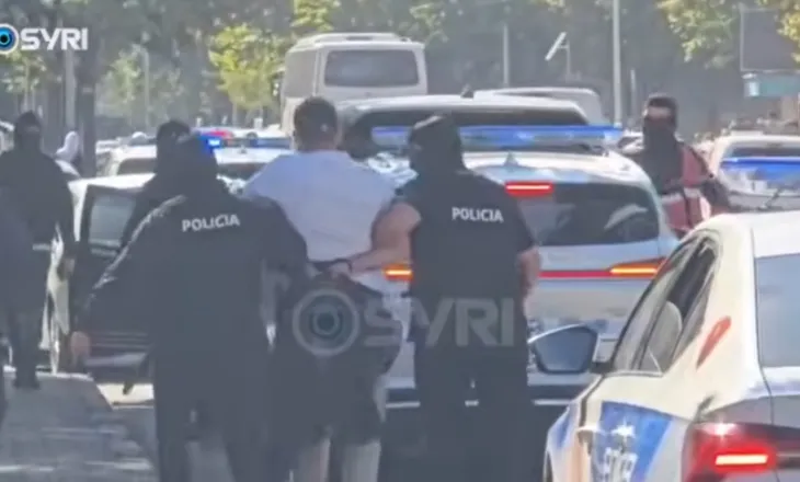 Arrestime të dhunshme të protestuesve në qendër të Tiranës