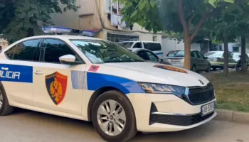 Arrestohet polici në Prrenjas, mori para për të ndihmuar një person me arrest shtëpie