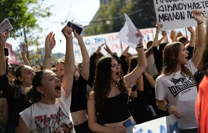 Arsimi dhe kostoja e jetesës, mijëra studentë grekë mbushin rrugët e qyteteve greke
