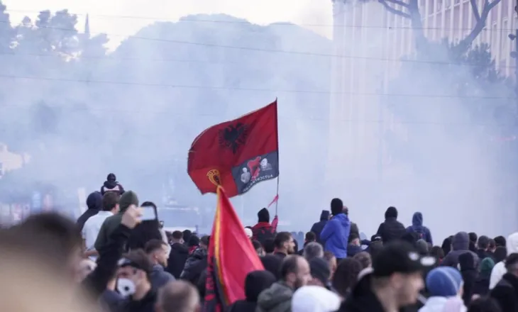 Arsyet e rebelimit rinor: Nga papunësia te qiratë e larta dhe mungesa e demokracisë