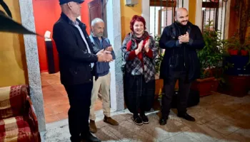 Artisti i shtatoreve vjen për herë të parë në Shkodër me ekspozitën “Shtegtime të bardha”