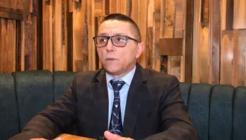 Artur Meçollari ironizon Ramën: Vetëm Belinda të gëzojë lirinë dhe paratë! O zotëri, Ekzekutivi nuk kufizon dot liritë dhe të drejtat e qytetarëve!