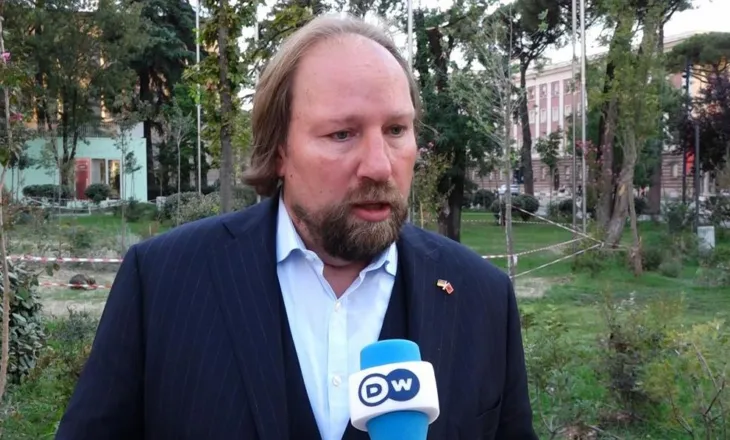 “Askush nuk është i paprekshëm”, Hofreiter mesazh Ramës: Korrupsioni mbetet pengesë për BE-në
