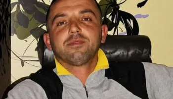 Atentati me tritol në Gjirokastër, humb jetën shoferi Beqir Devolli, rrugës për tek Trauma