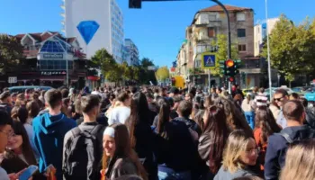 Auditorët mbeten bosh/ Studentët e Mjekësisë i bashkohen revoltës