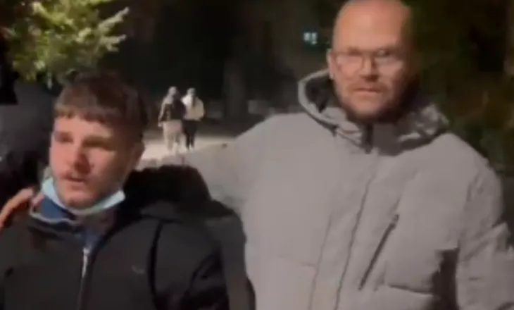 Aulon Kalaja sfidon Taulant Ballën, publikon bisedën me të miturin që u dhunua nga policia