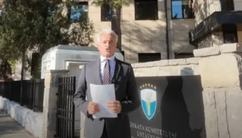 Avokati Arianit Koci dërgon në Kushtetuese zgjedhjen e presidentes Justina Shiroka Pula