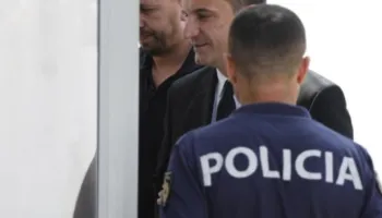 Avokati i Popullit inspekton burgun e Fierit pas transferimit të Veliajt, verifikim për ligjshmërinë dhe kushtet e izolimit