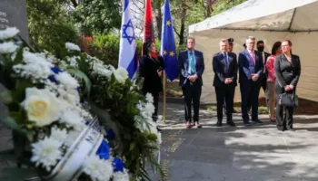 Balla dhe ministri izraelit Sa’ar bëjnë homazhe te “Memoriali i Holokaustit” në Tiranë: Mirënjohje familjeve shqiptare që shpëtuan hebrenjtë!