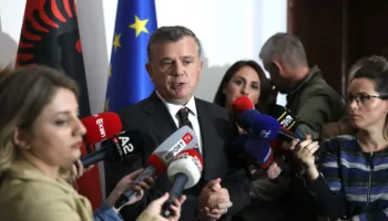 Balla pas seancës me tensione: Zhurma e opozitës nuk ndal axhendën europiane të Shqipërisë