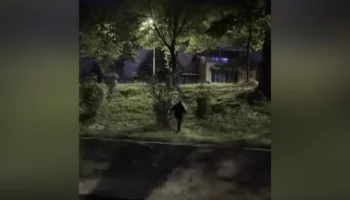 Balla publikon pamjet kur Klevis Balliu përpiqet t’i shpëtojë protestuesve: Pse vetëm Saliu e kalon oqeanin me not?