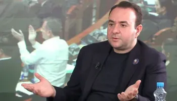 Balliu ironizon socialistët: Edhe Zegjineja ka më shumë dinjitet se Braçe dhe Spiropali