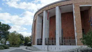Banka e Shqipërisë rrit ndjeshëm ndërhyrjen për të frenuar kolapsimin e Euros!