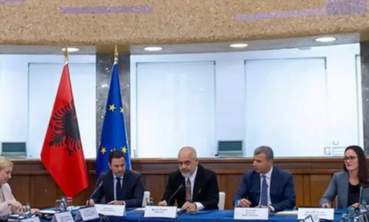 Bankierët si dekor për autokratin