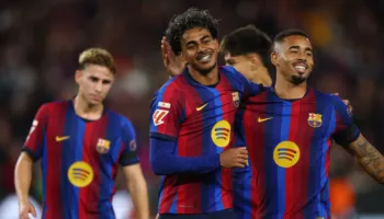 Barcelona rikthehet te fitorja dhe luan “tenis” ndaj Alaves (video)