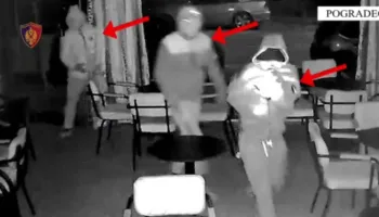Bastisnin në seri bizneset në Korçë dhe Pogradec, arrestohen 2 ‘skifterët’, shpallet në kërkim një i tretë! ja çfarë u sekuestrua nga Policia