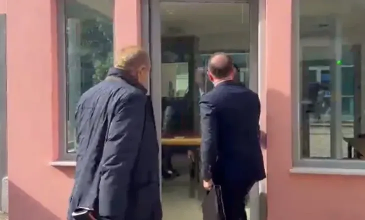 Behgjet Pacolli paraqitet në SPAK, thirret si person në dijeni për çështjen e aeroportit të Vlorës