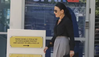 Belinda Balluku paraqitet në SPAK, nën hetim për tenderat e Unazës së Madhe dhe Tunelit të Llogarasë