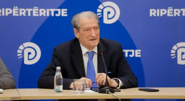 Berisha: Çdo opozitar duhet të bashkohet, por nuk lejojmë Jagot e Flamingove të përvetësojnë protestën studentore për llogari të Ramës
