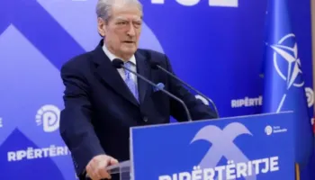Berisha: Dënoj terrorin që po ushtrohet ndaj protestuesve, dhuna nuk e shpëton dot Vuçiçin shqiptar